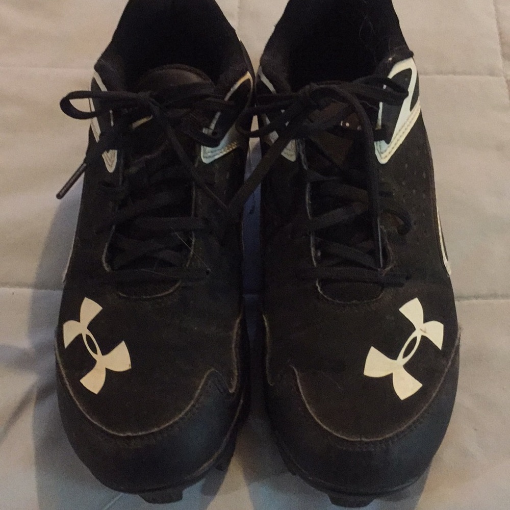 Boys/girls baseball cleats!